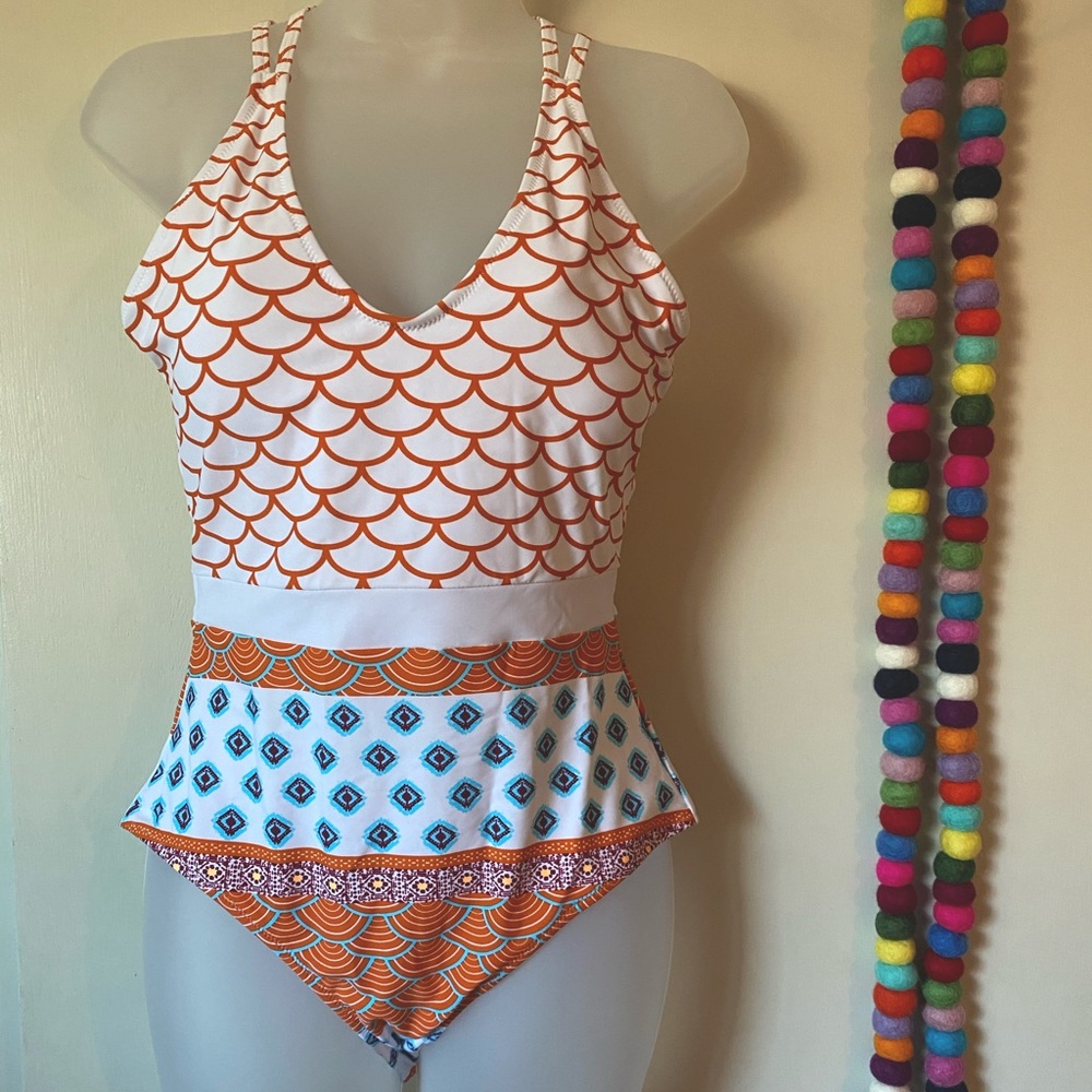 Cupshe medium one pieces win suit